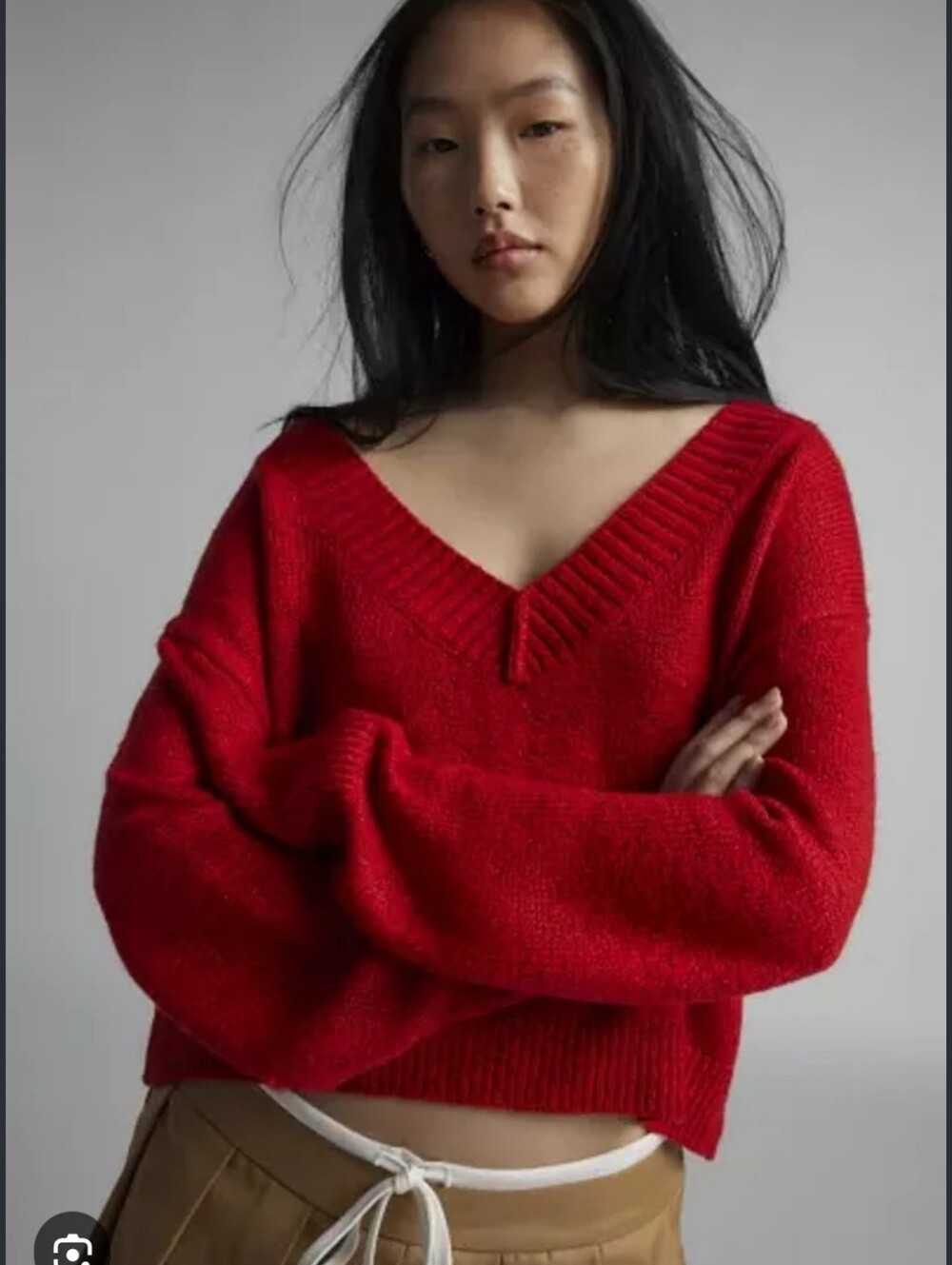 BDG Jenna Cropped V-Neck Sweater